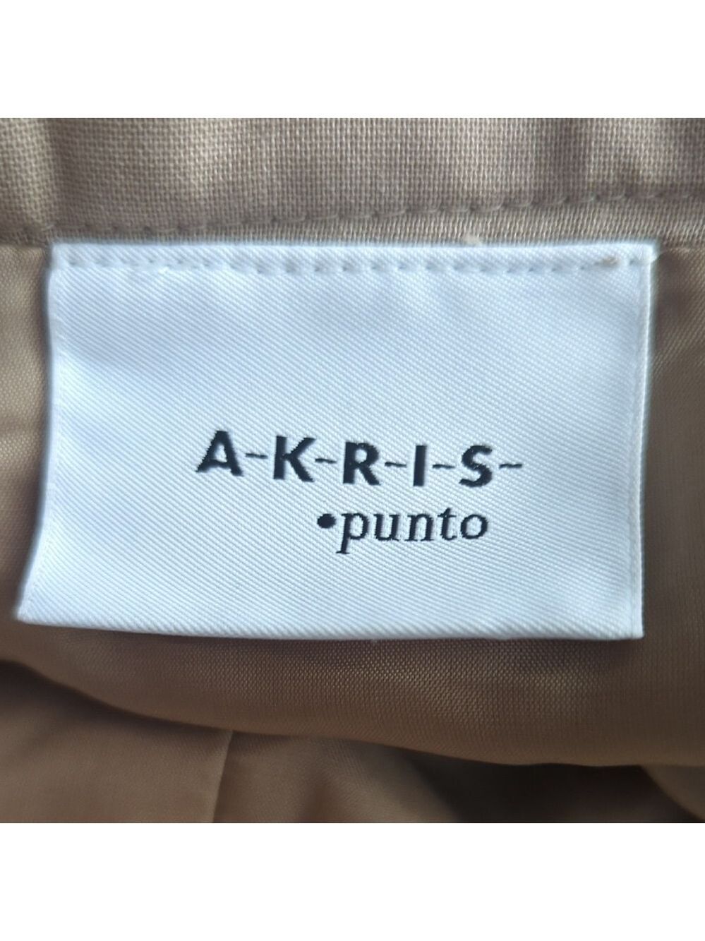 Akris Punto Beige Belted Waist Skirt